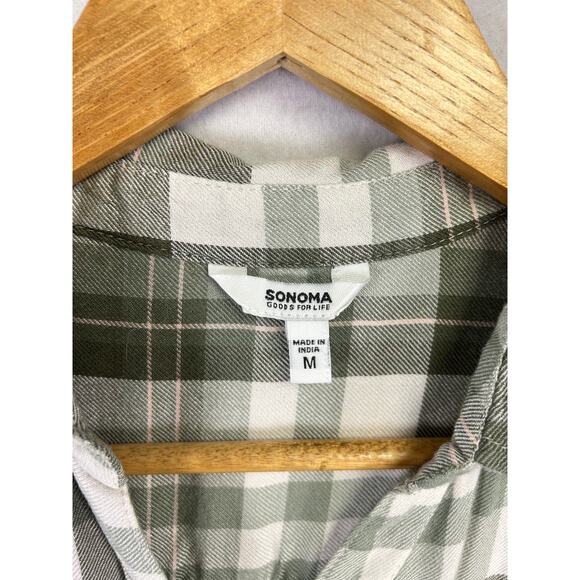 Woman's Short Sleeve Green White Plaid Button Down Top - Size Medium - Picture 6 of 11